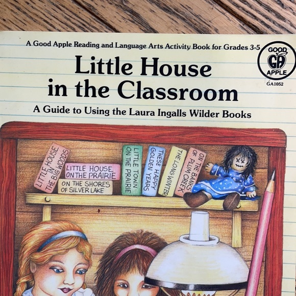 Vintage Little House on the Prairie Activity Book - Picture 2 of 7
